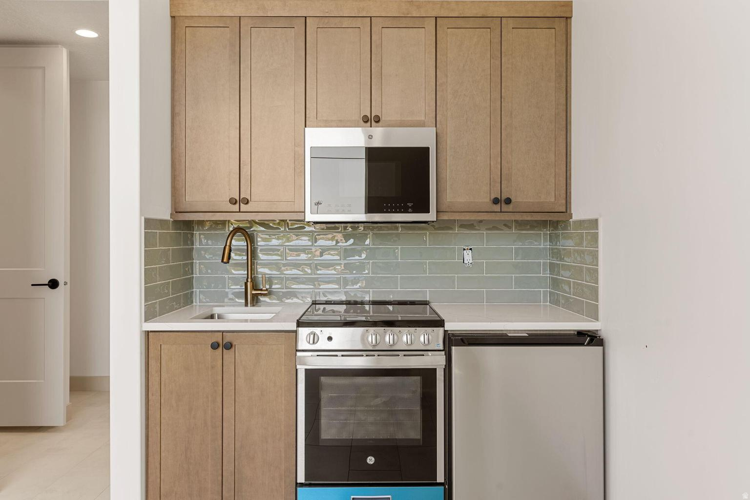 PIONEER POINTE - Residential