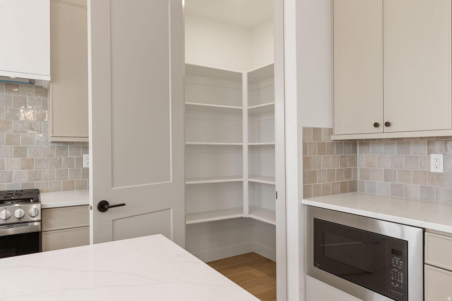 PIONEER POINTE - Residential
