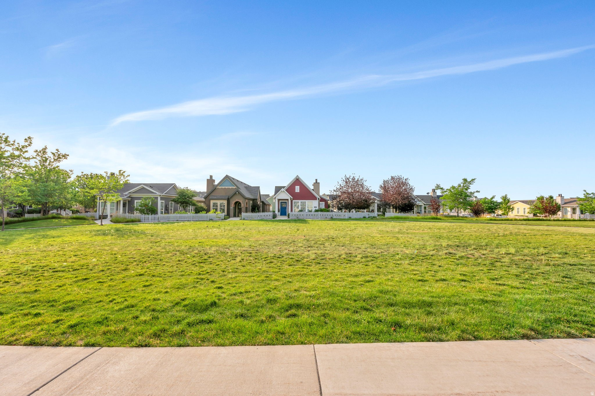 DAYBREAK - Residential
