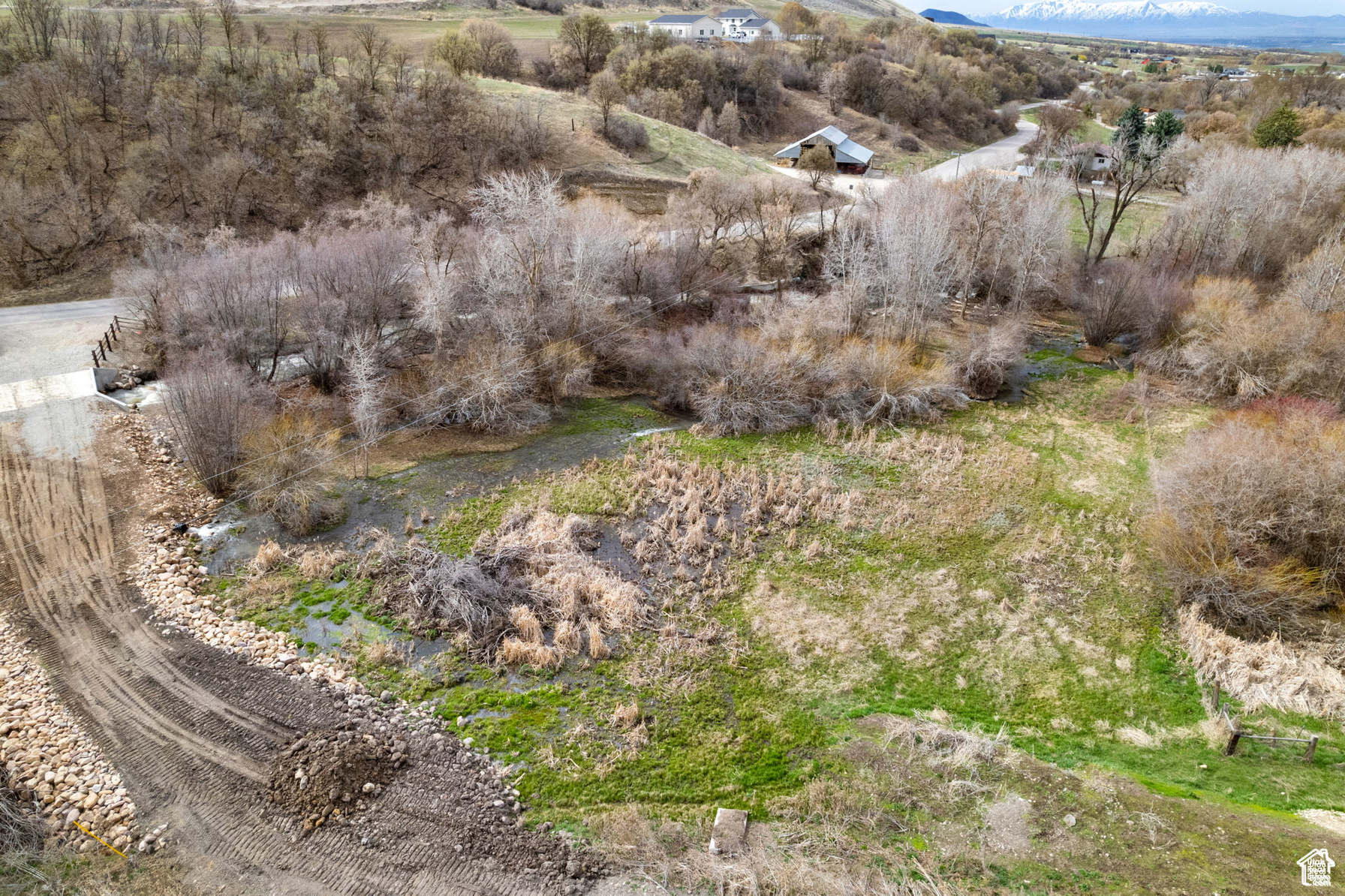EAGLE ROCK - Land