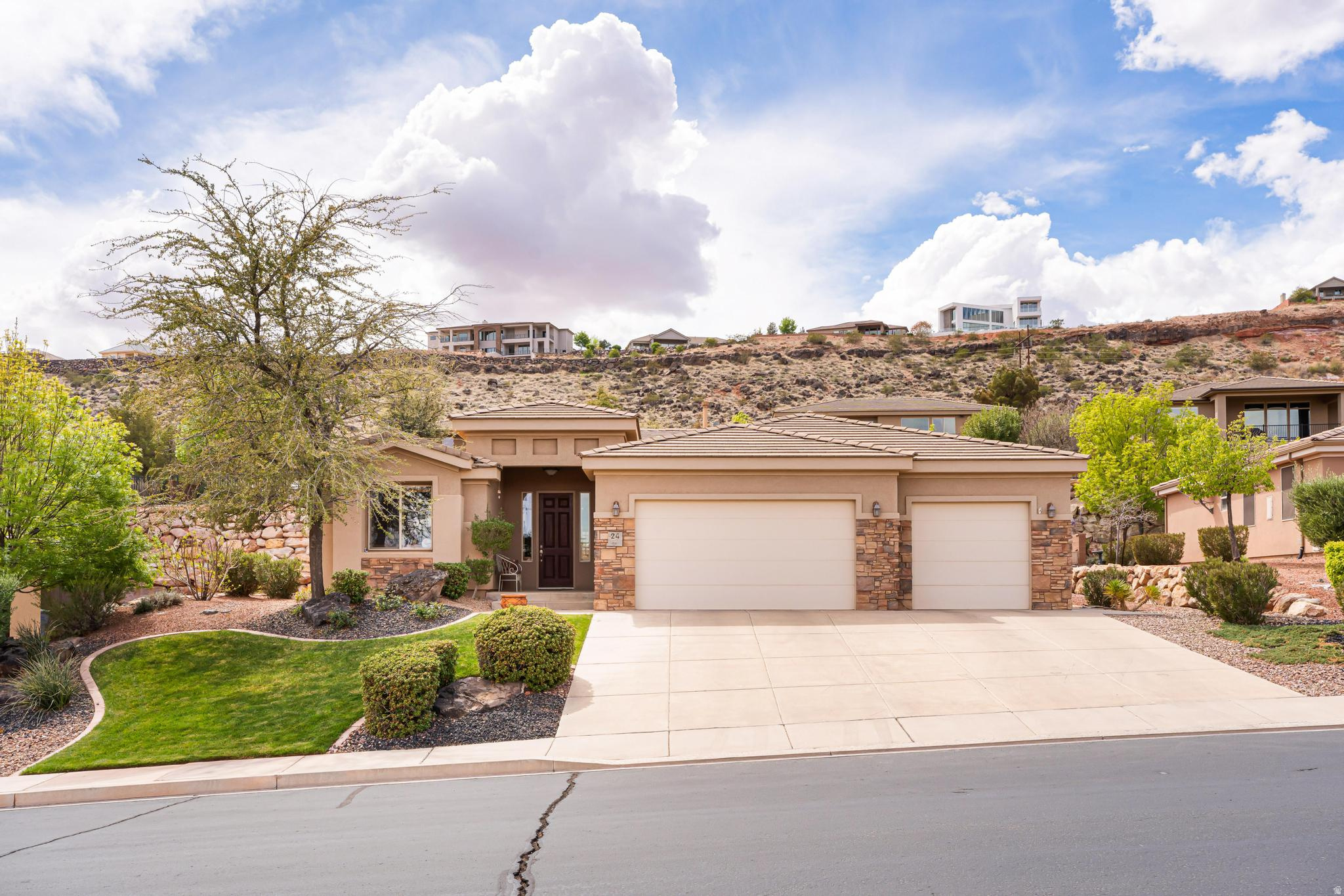 PRIMROSE POINTE 1 - Residential