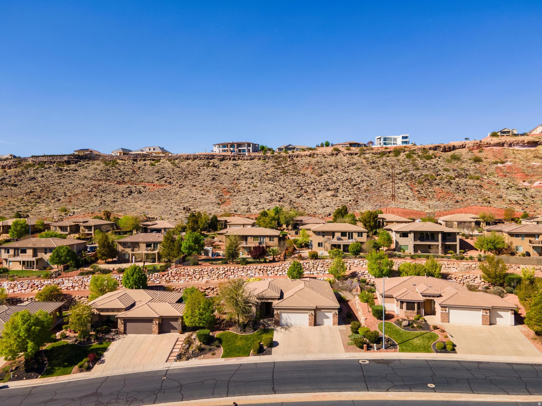 PRIMROSE POINTE 1 - Residential