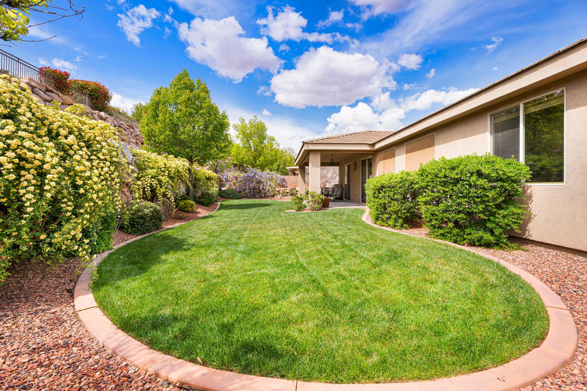 PRIMROSE POINTE 1 - Residential