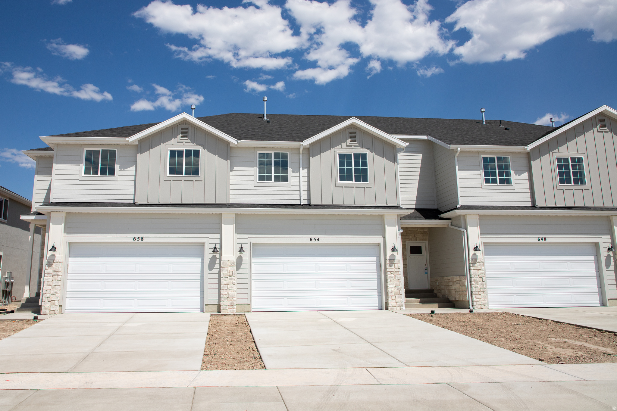 INTEREST RATES STARTING AS LOW AS 3.99% with our preferred lender or $20,000 INCENTIVE towards closing costs, rate buydown, or price reduction regardless of lender! (Talk to agent for conditions.) Must-See New Salem Fields Community! Move-in ready! This beautiful home built by Flagship Homes features 3 bedrooms +loft, 2.5 bathrooms, quartz countertops, full landscaping, a 2 car garage, and fenced backyard. The primary bedroom has a vaulted ceiling, large walk-in closet, and dual sinks with a separate tub/shower. With an unfinished basement, this home provides space for storage and room to grow. (If preferred, basement can be finished for an additional charge.) Call for more information or stop by our model home at 495 E 720 N, Salem, UT for a tour. Model home hours: Monday-Saturday 11 AM - 6 PM. Buyers to verify all information. Square footage is from house plans.