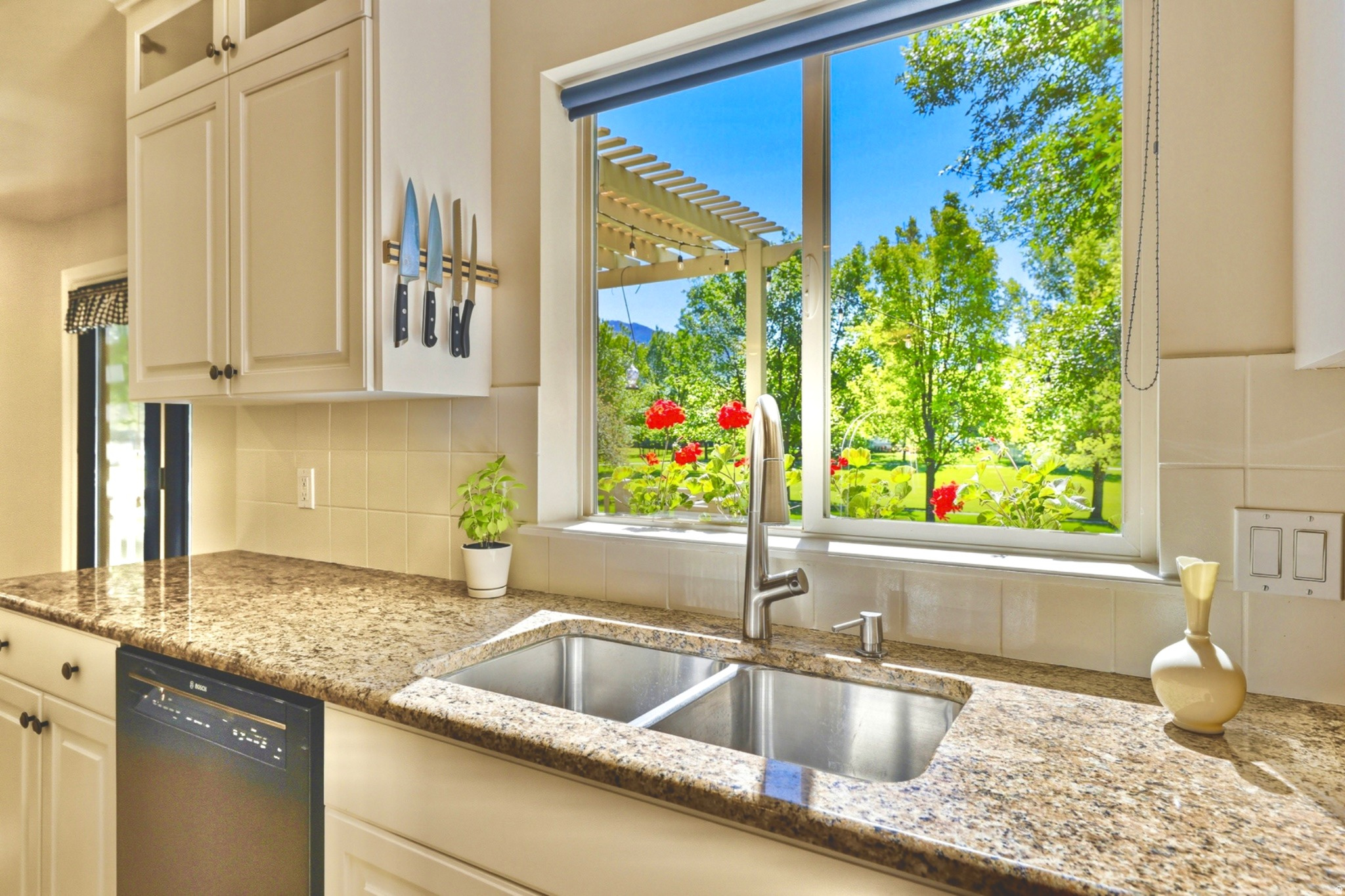 QUAIL HOLLOW - Residential