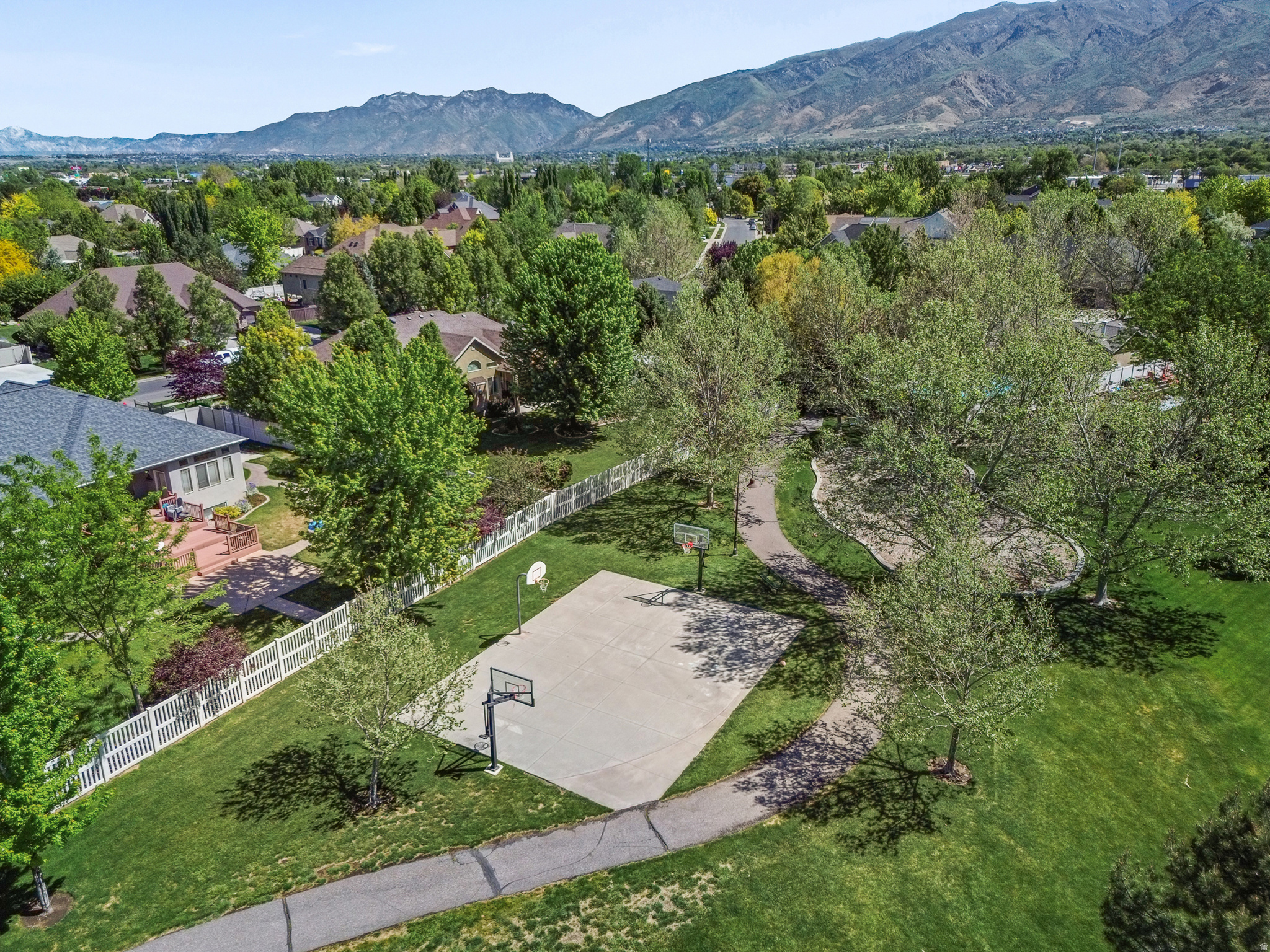 QUAIL HOLLOW - Residential