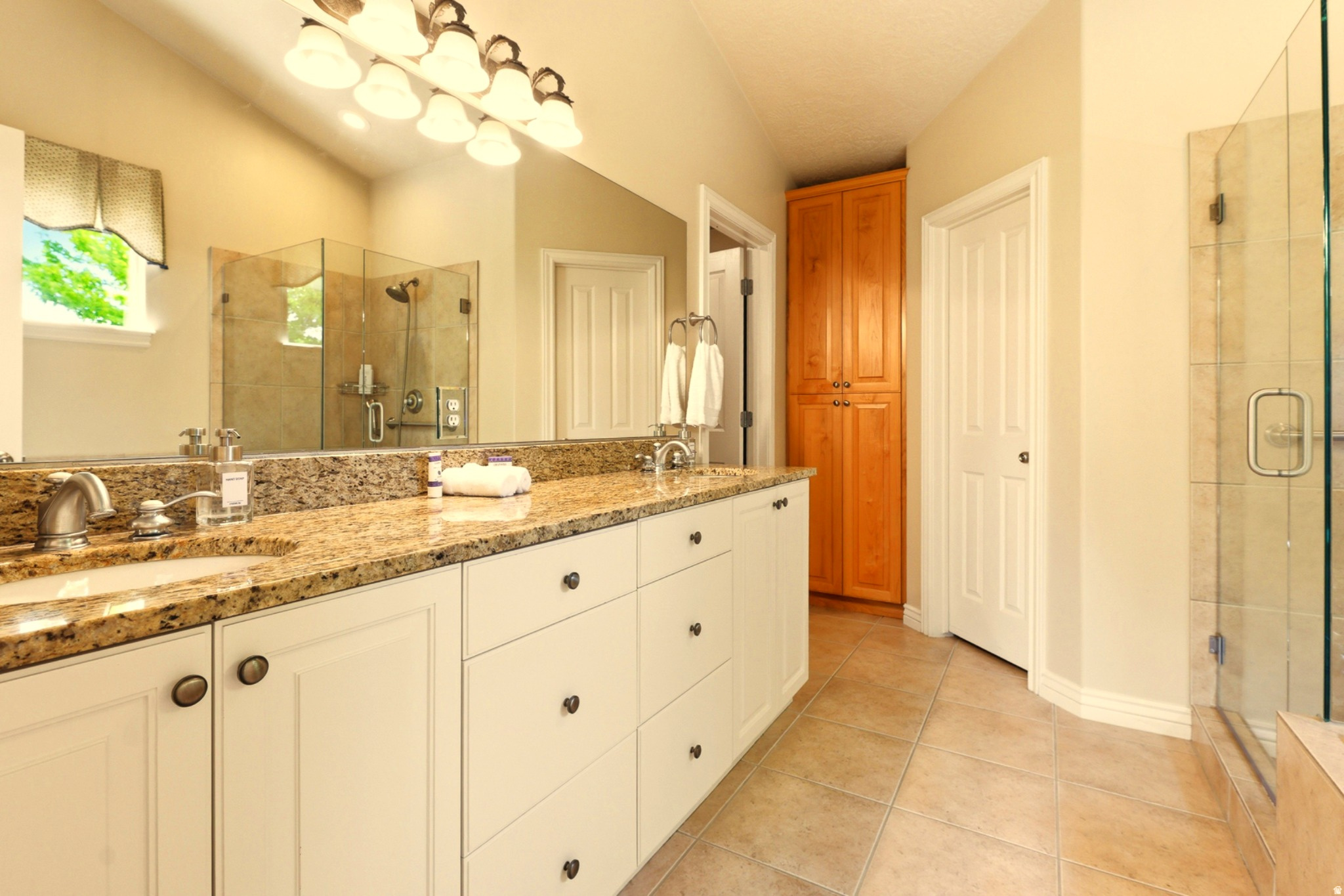 QUAIL HOLLOW - Residential