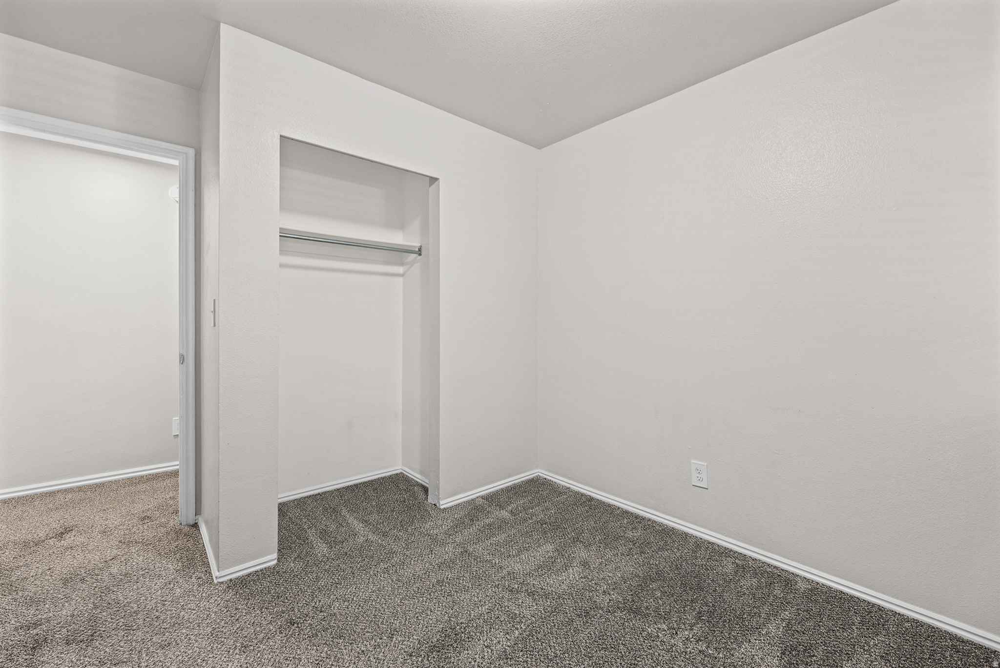 COUNTRY WOOD ESTATES CONDO - Residential