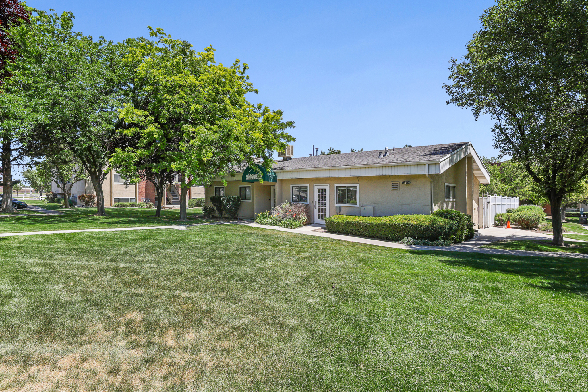 COUNTRY WOOD ESTATES CONDO - Residential