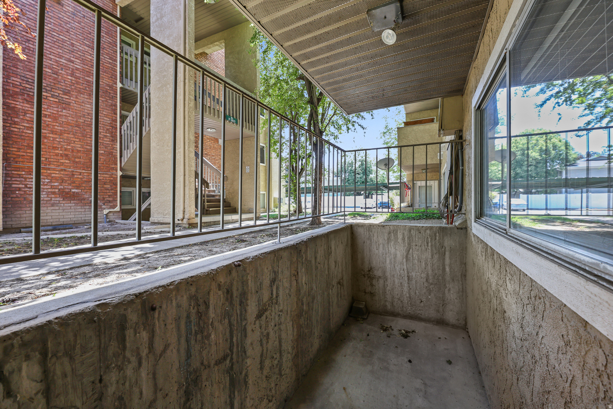 COUNTRY WOOD ESTATES CONDO - Residential