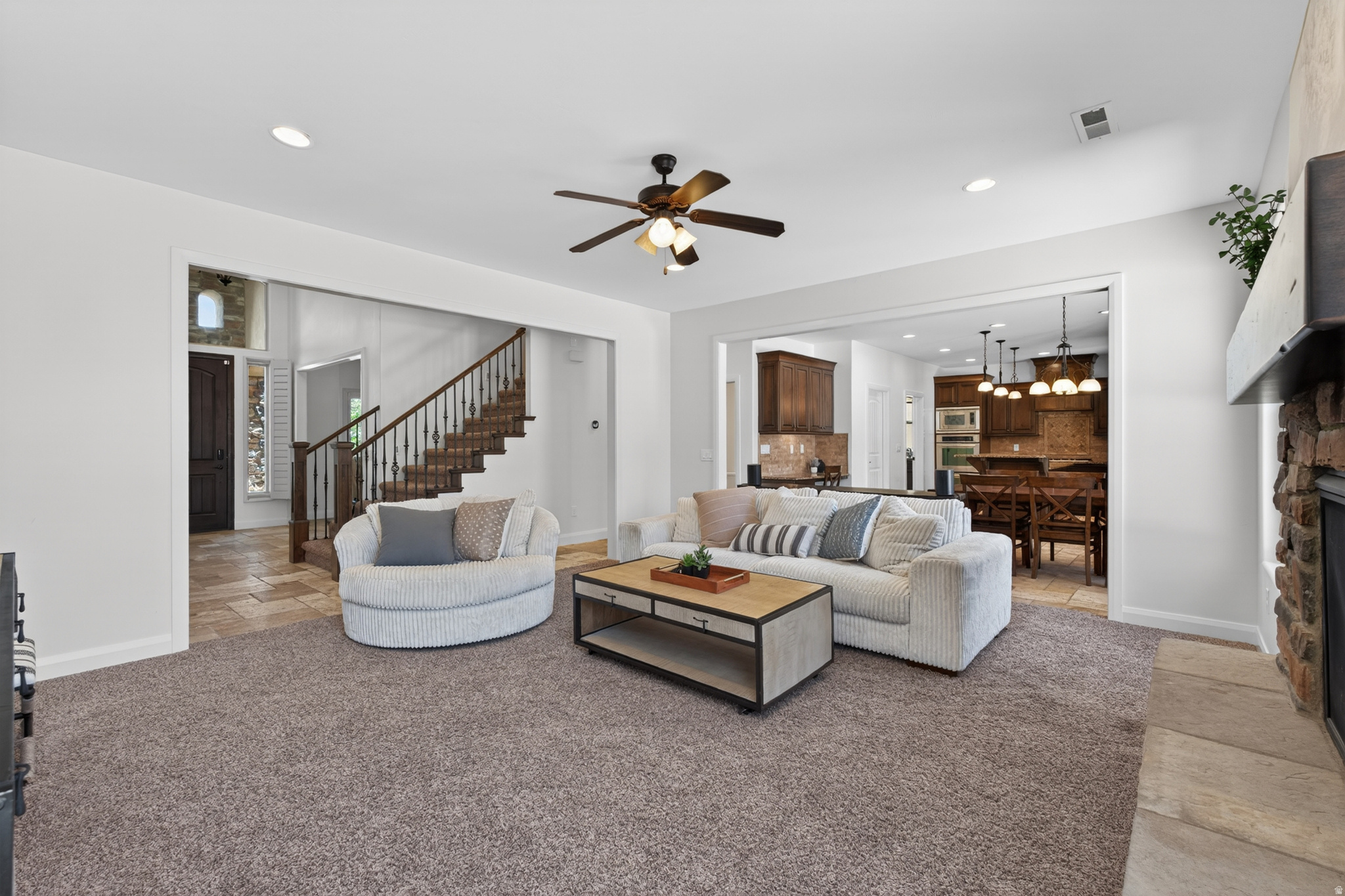 BRIDLE GATE ESTATES - Residential