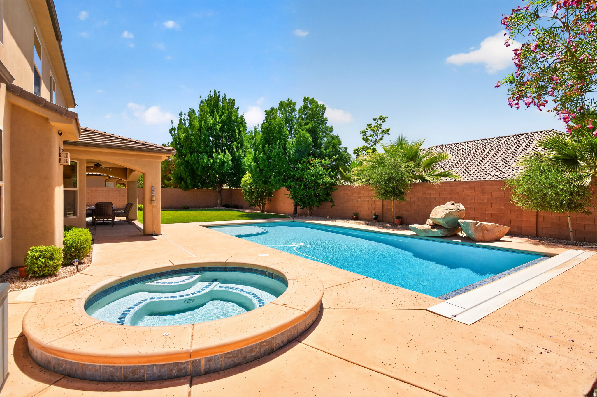 BRIDLE GATE ESTATES - Residential