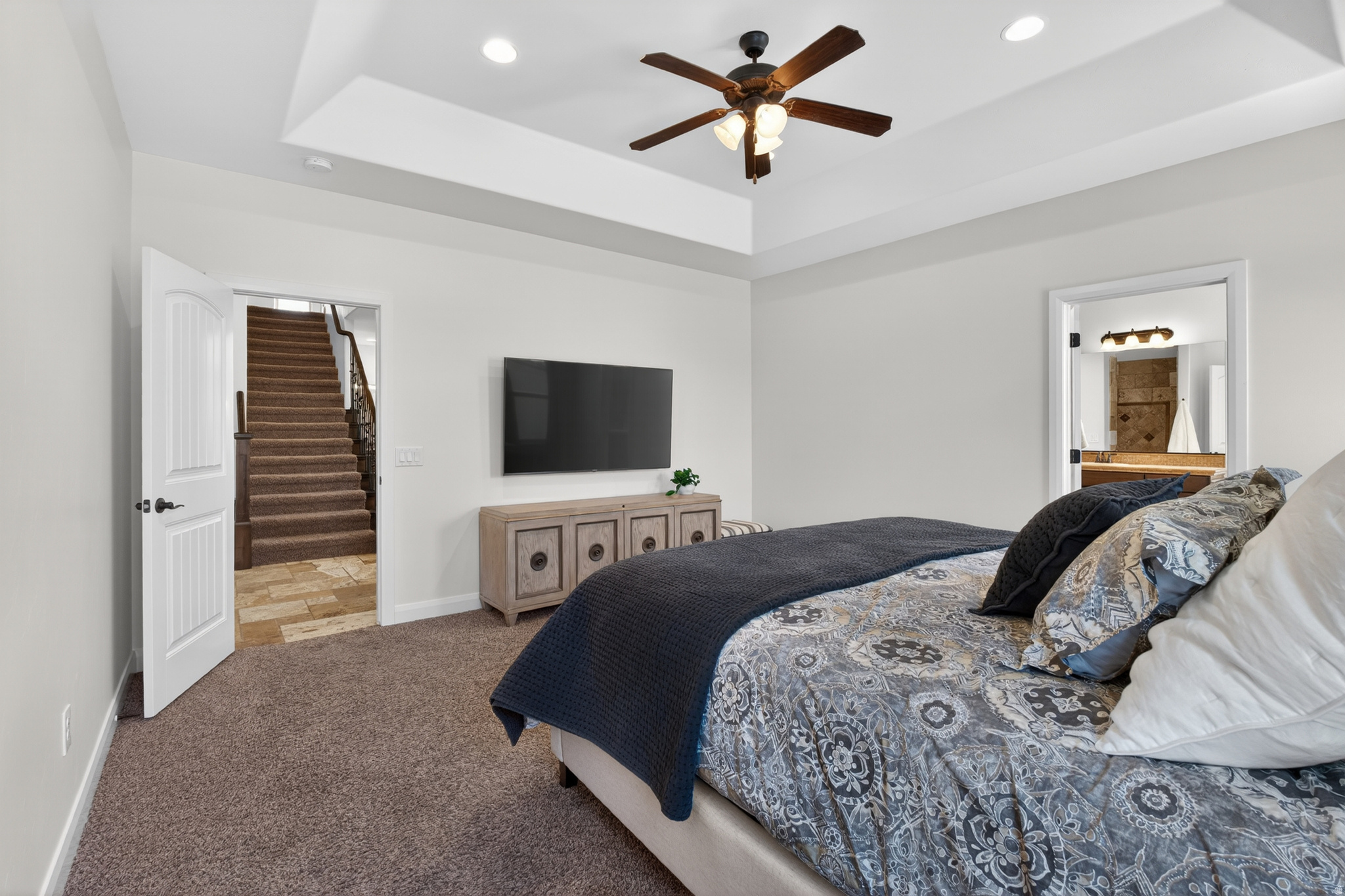 BRIDLE GATE ESTATES - Residential