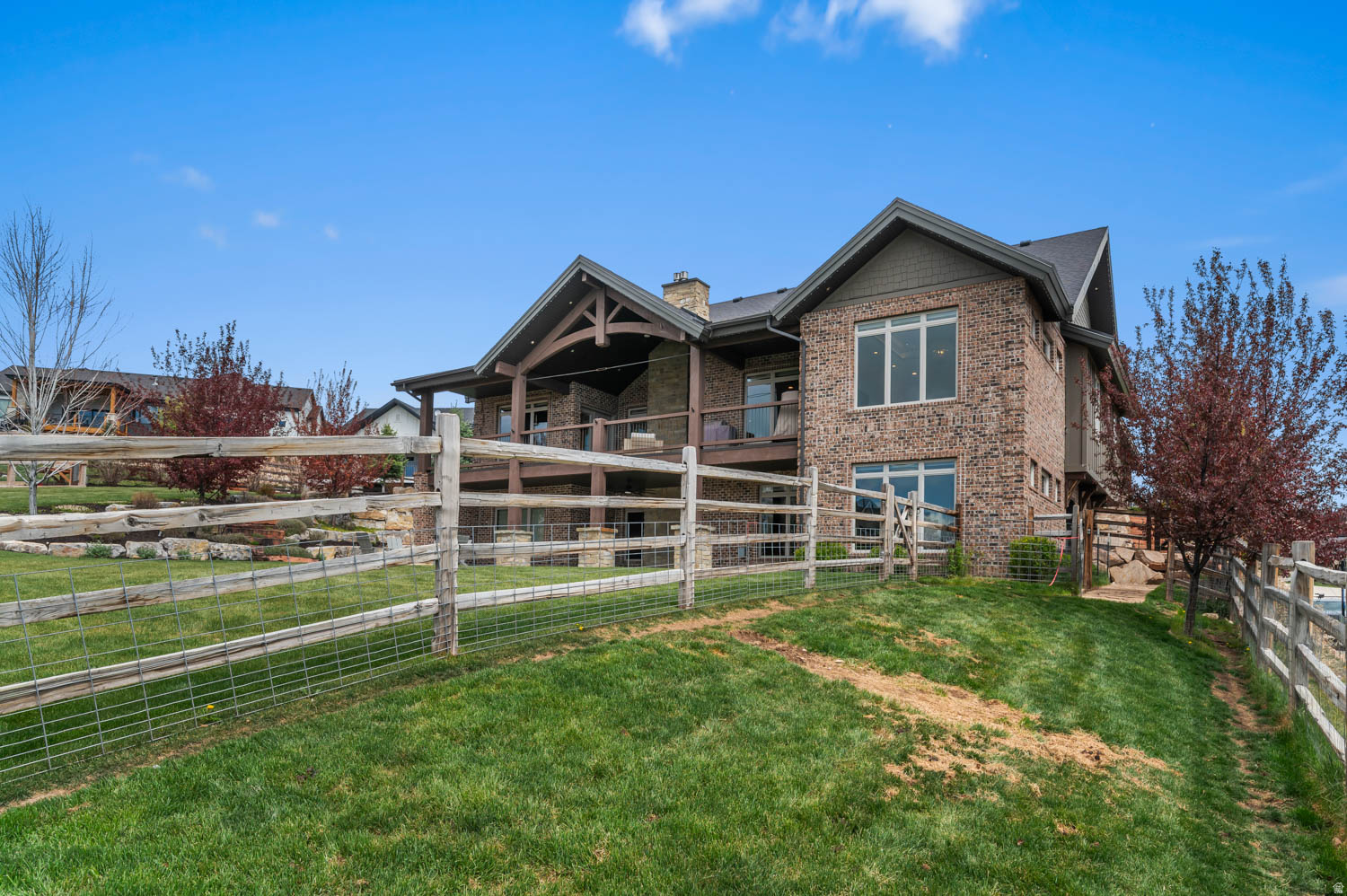 CROSSINGS LAKE CREEK - Residential
