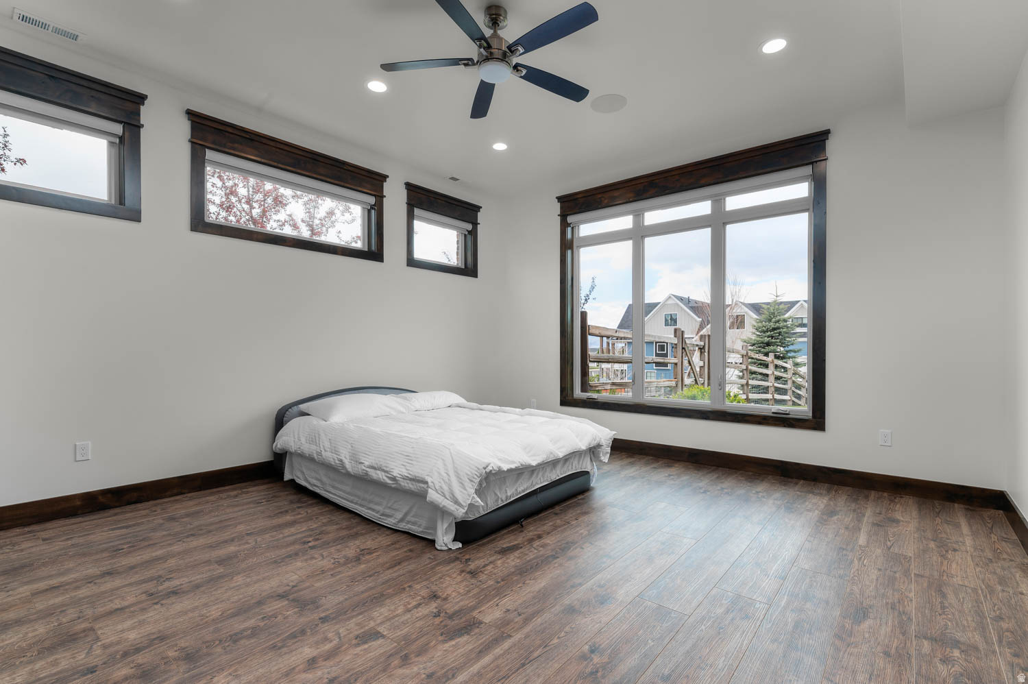 CROSSINGS LAKE CREEK - Residential