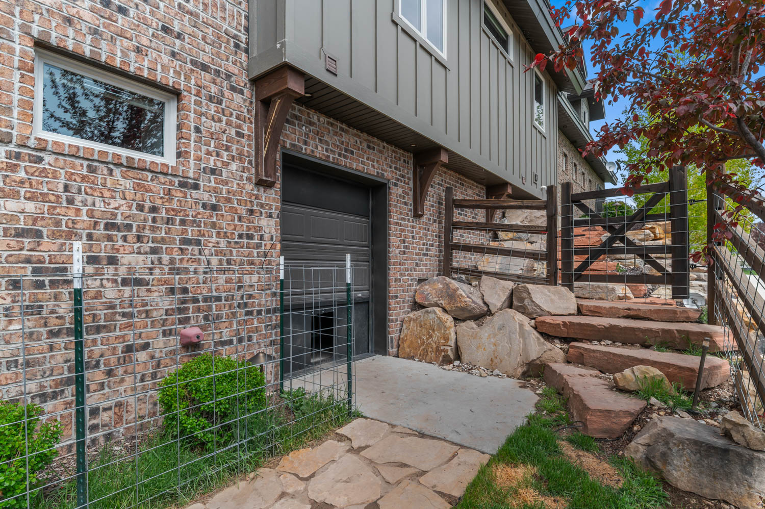 CROSSINGS LAKE CREEK - Residential