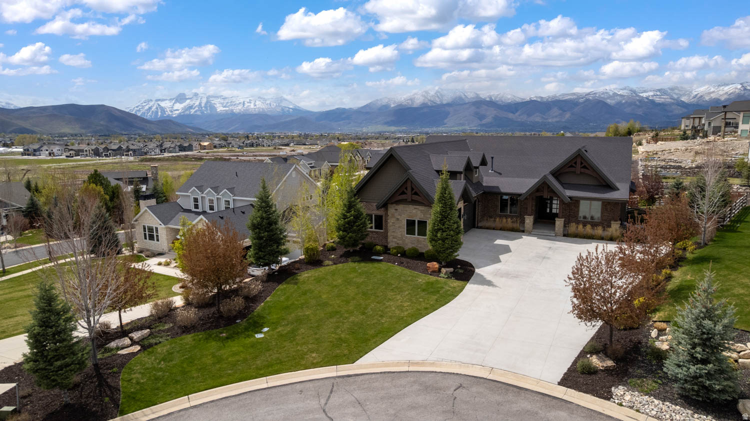 CROSSINGS LAKE CREEK - Residential