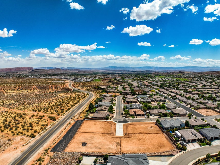 MUSTANG PASS - Land
