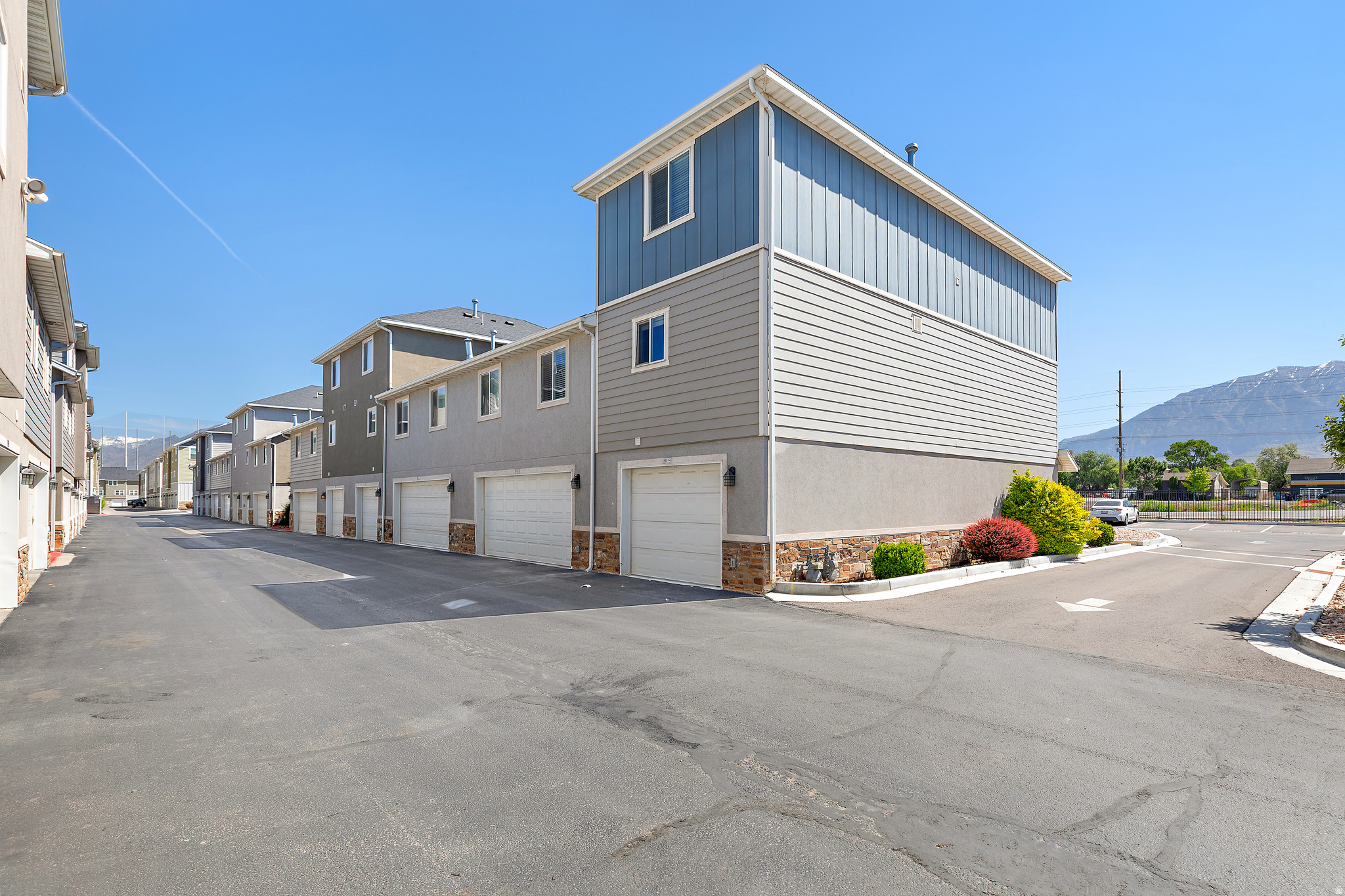 EDGEWATER AT GENEVA - Residential