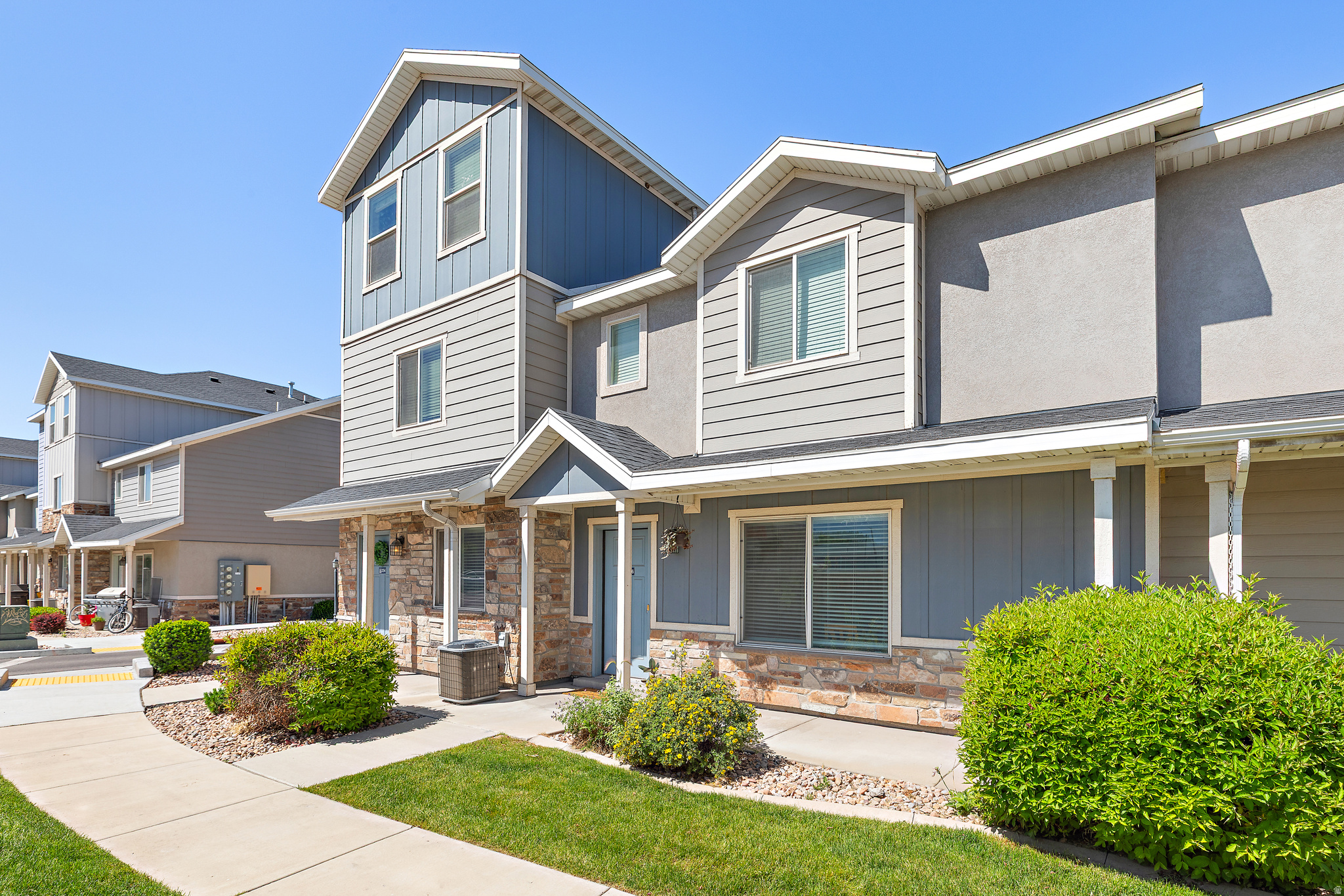 EDGEWATER AT GENEVA - Residential