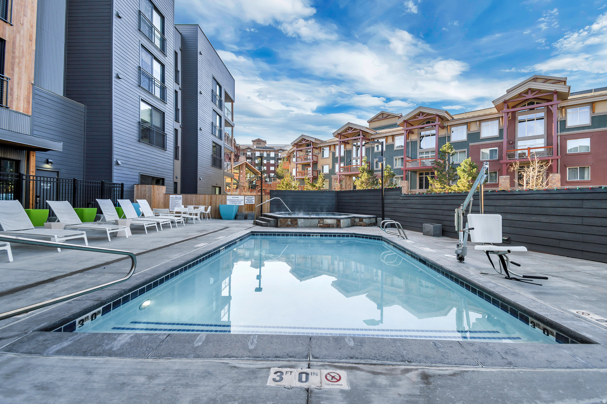YOTEL - Residential