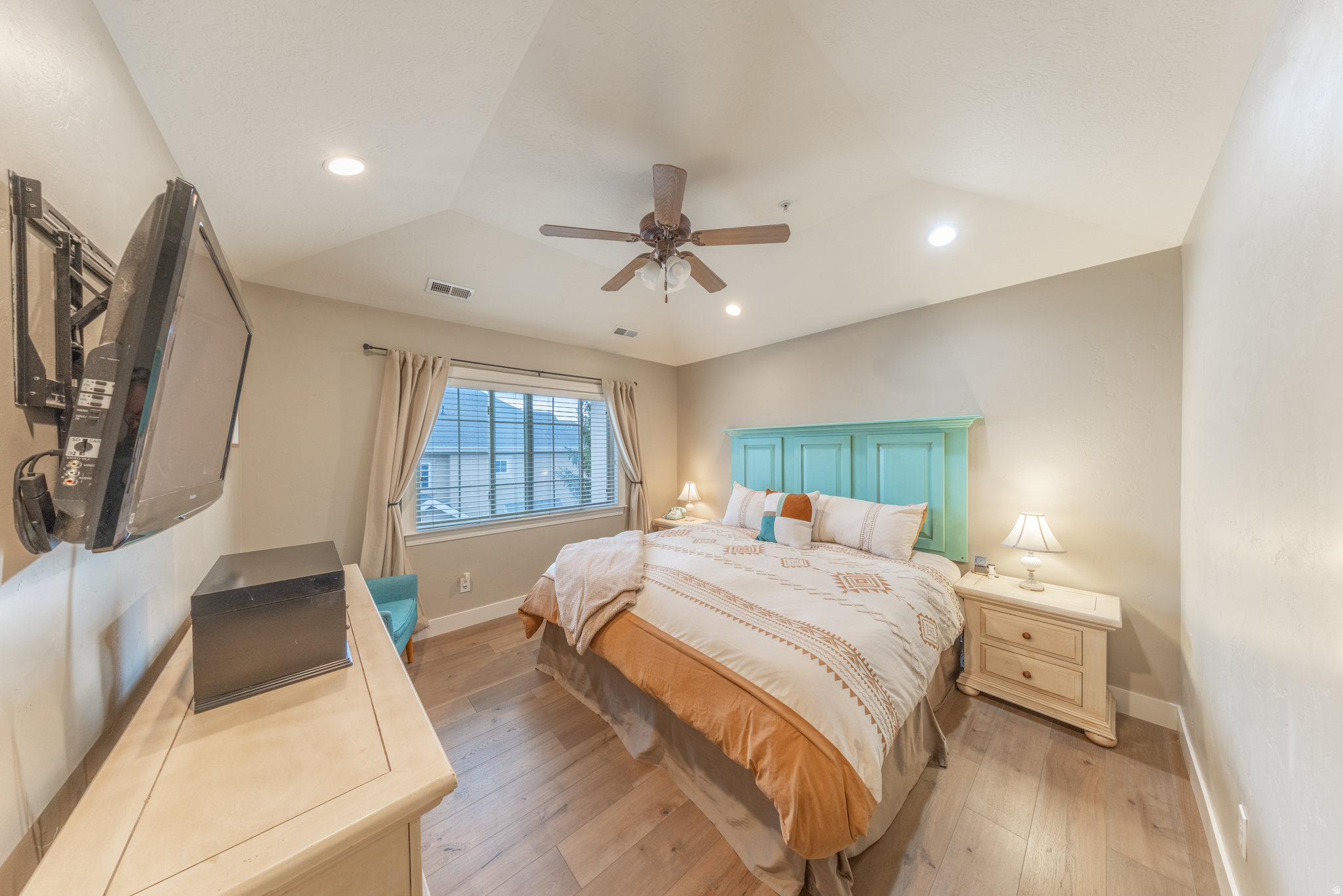 HAYMAKER RETREAT - Residential