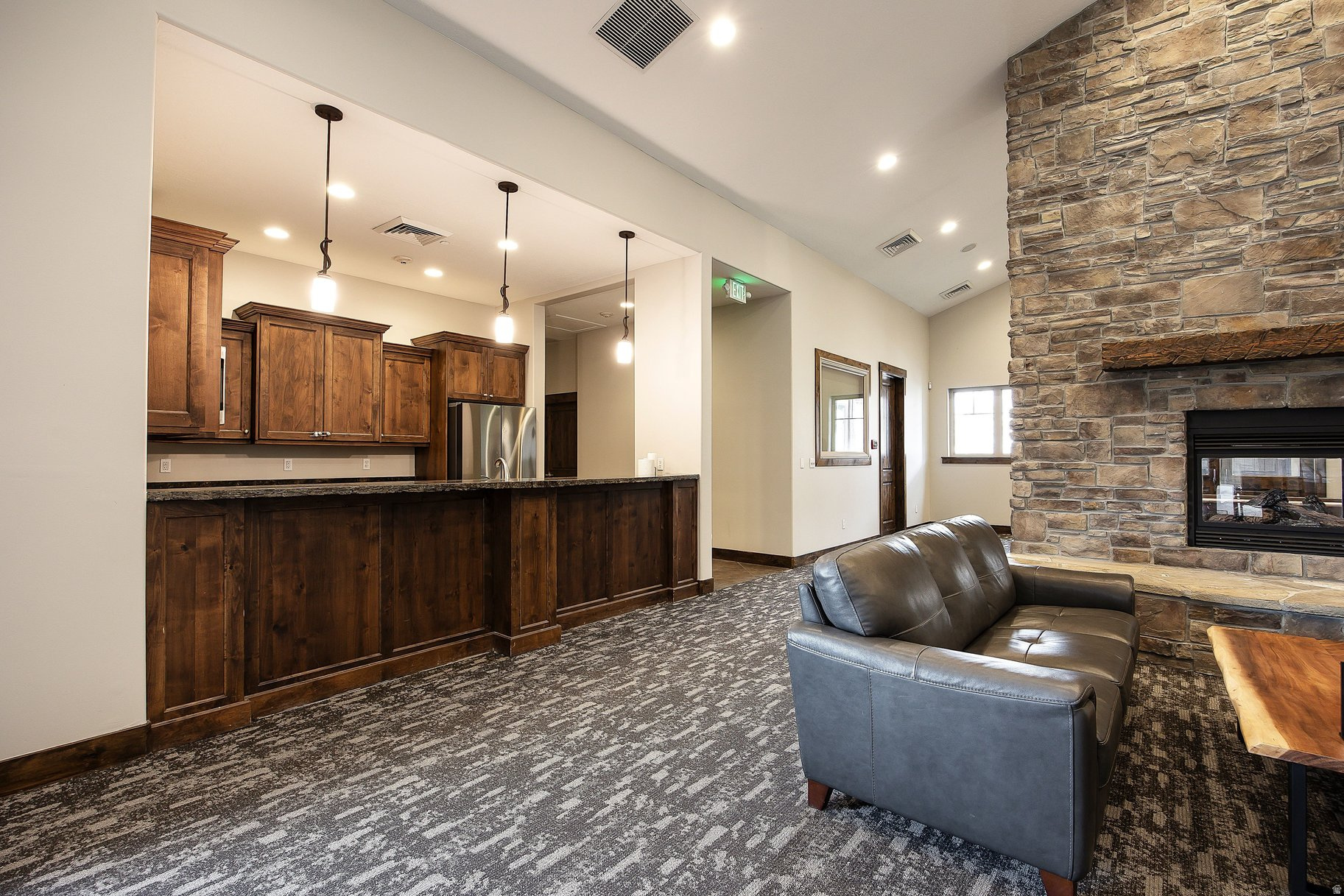 PARK'S EDGE - Residential