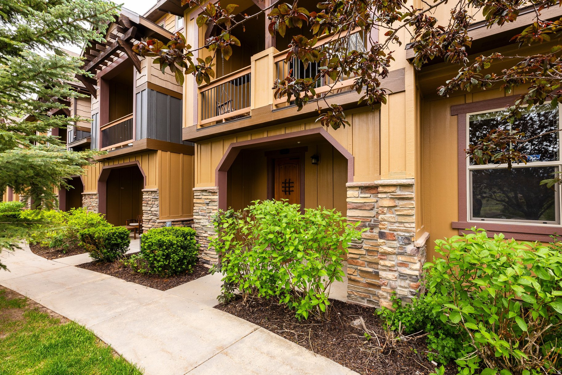 PARK'S EDGE - Residential