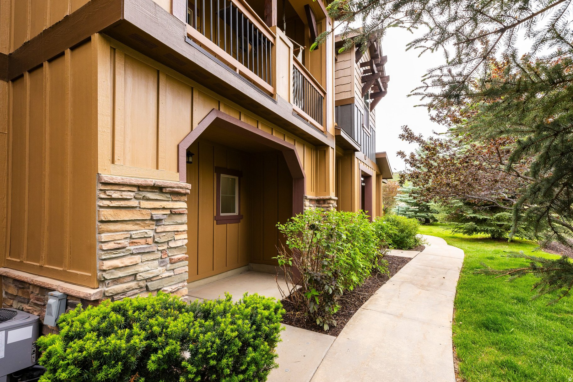 PARK'S EDGE - Residential