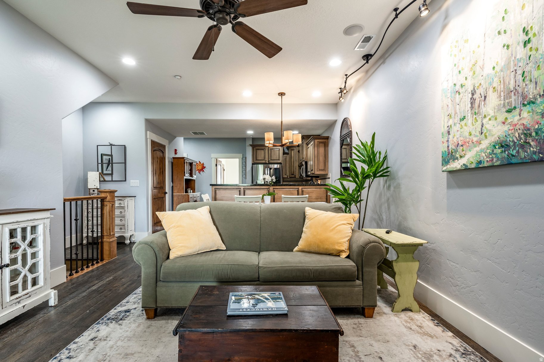 PARK'S EDGE - Residential