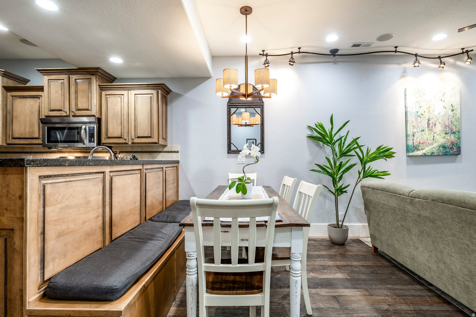 PARK'S EDGE - Residential