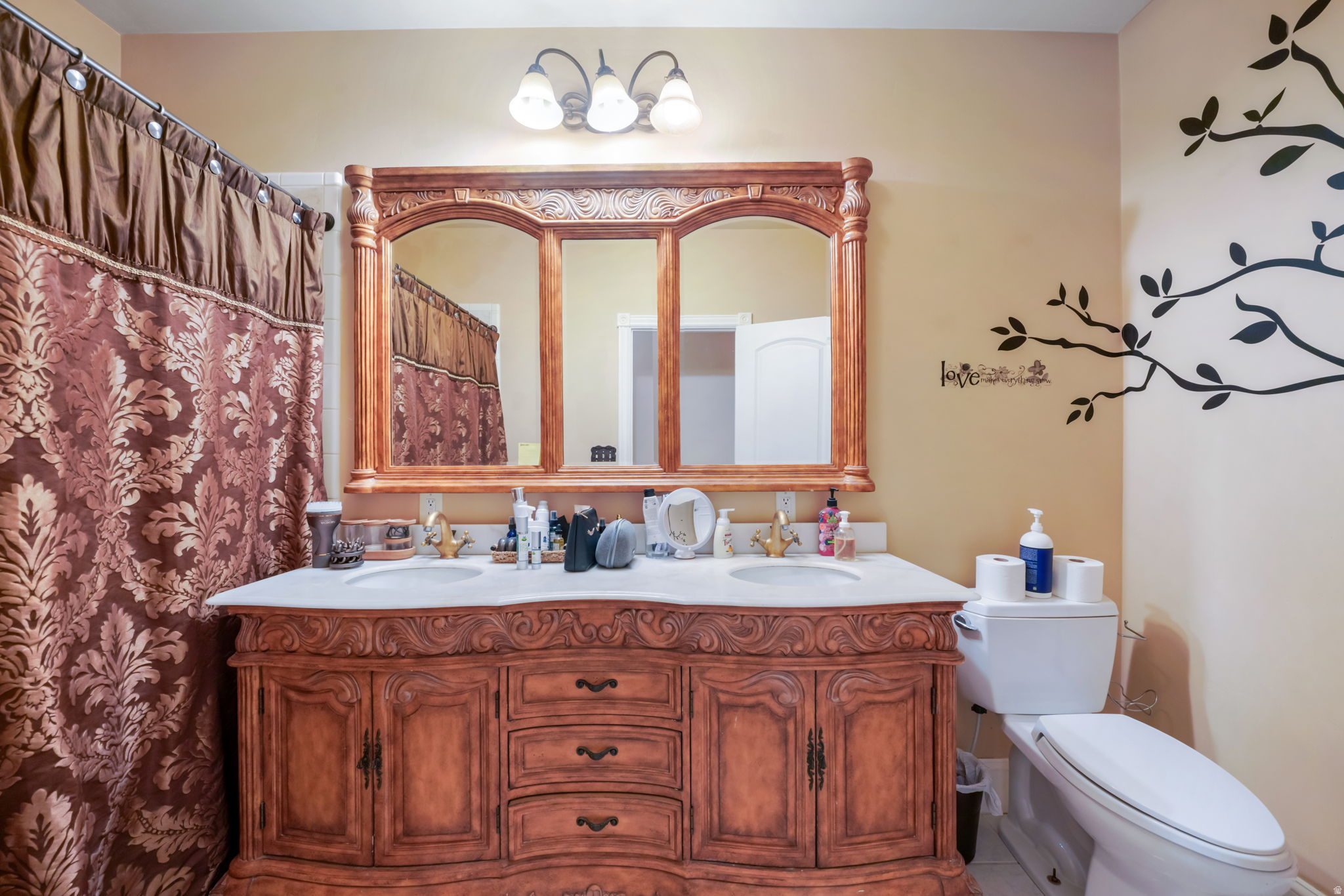 CARAS ACRES - Residential