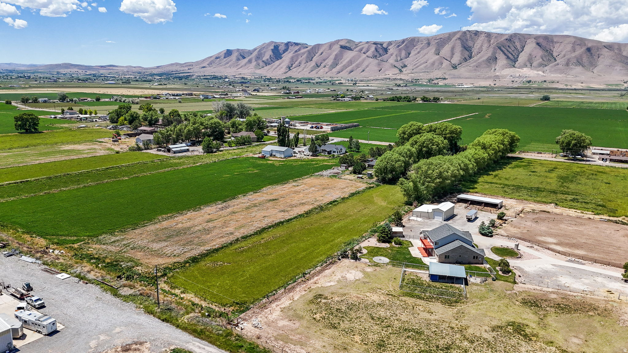 CARAS ACRES - Residential