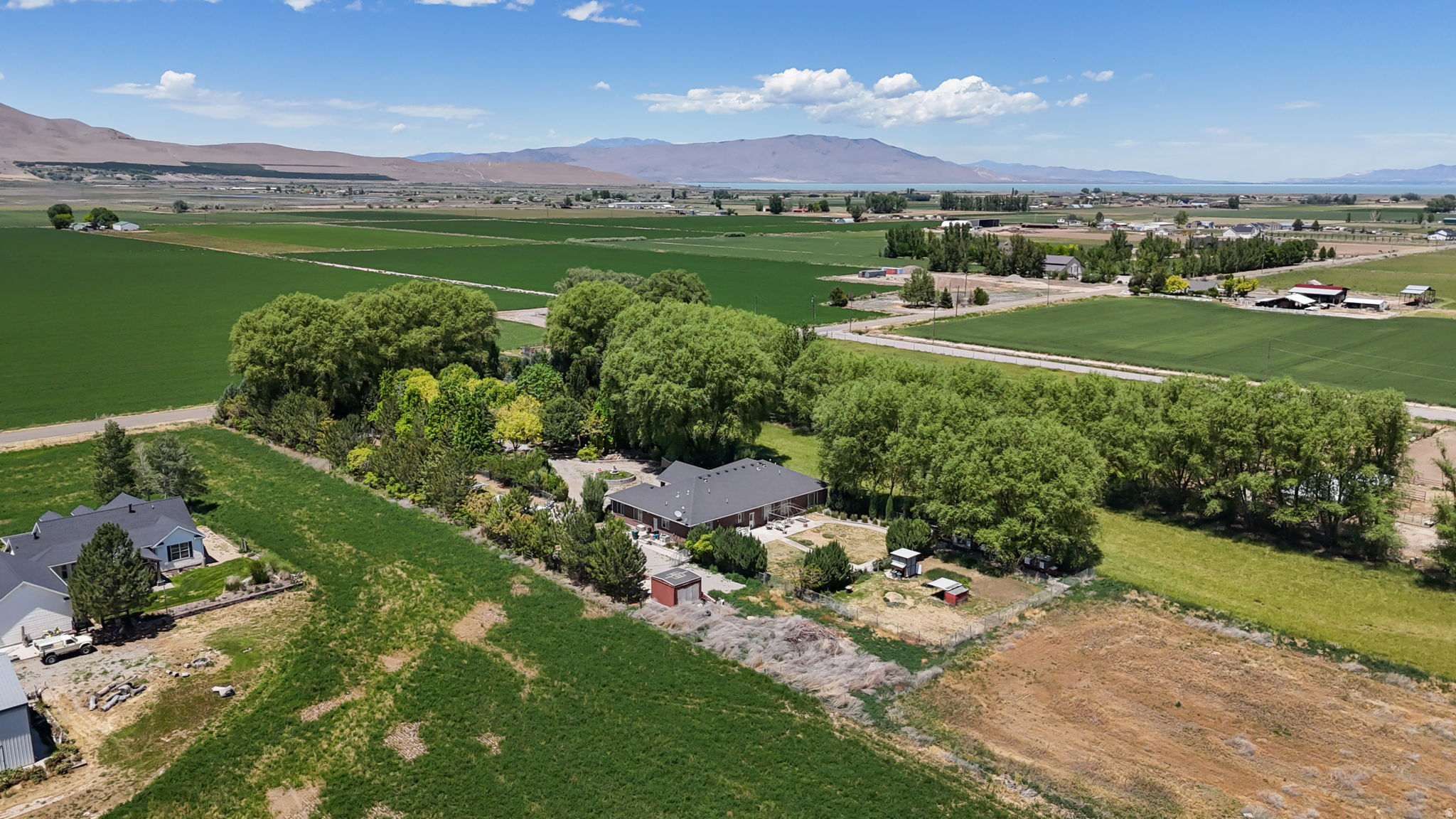 CARAS ACRES - Residential