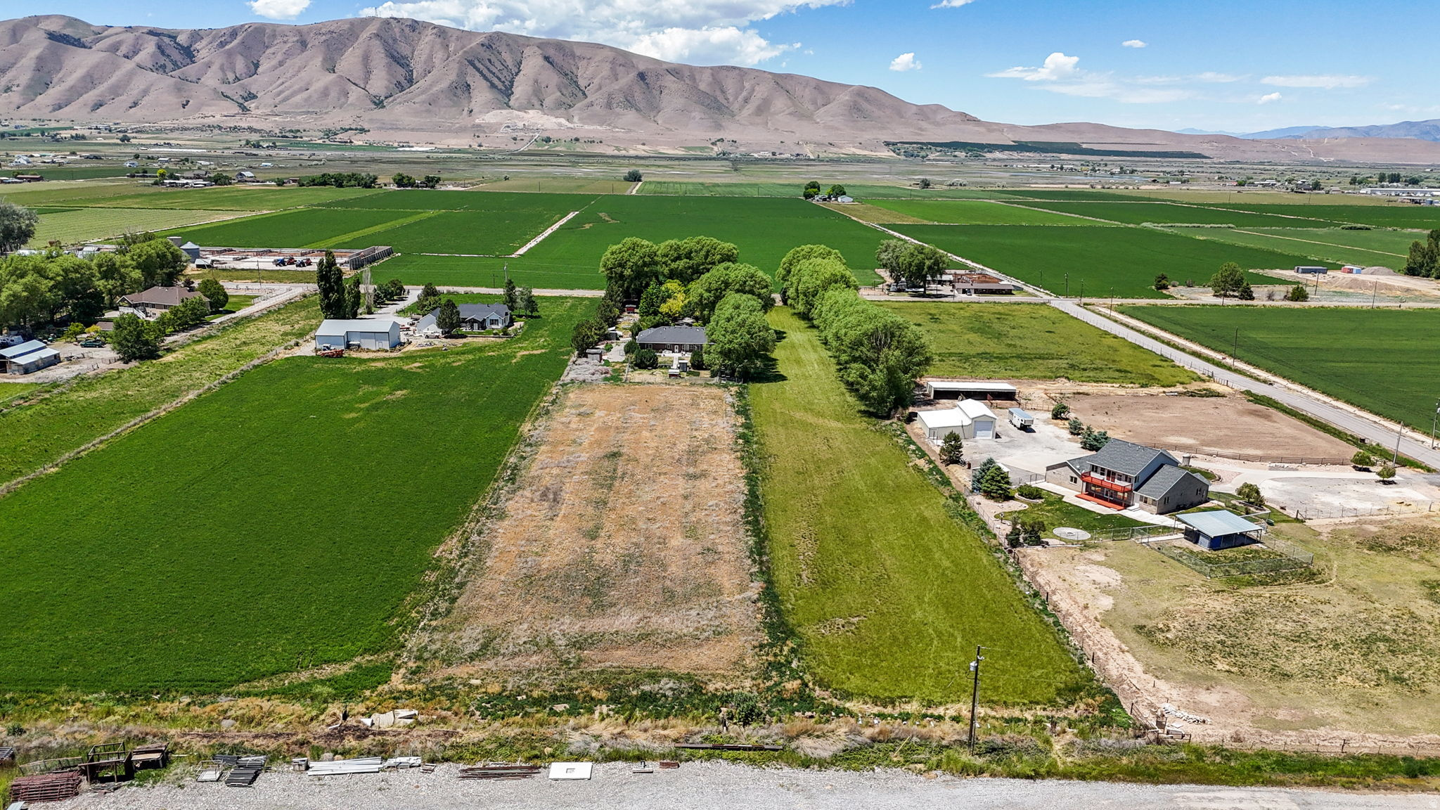 CARAS ACRES - Residential