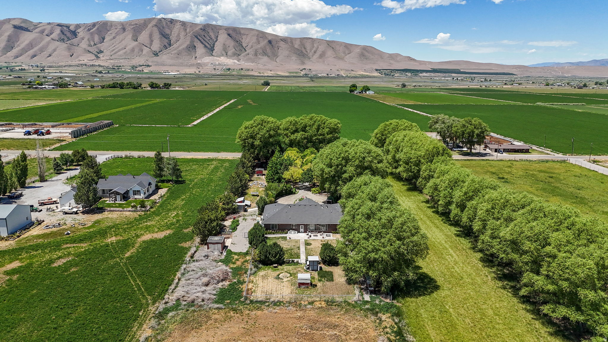 CARAS ACRES - Residential