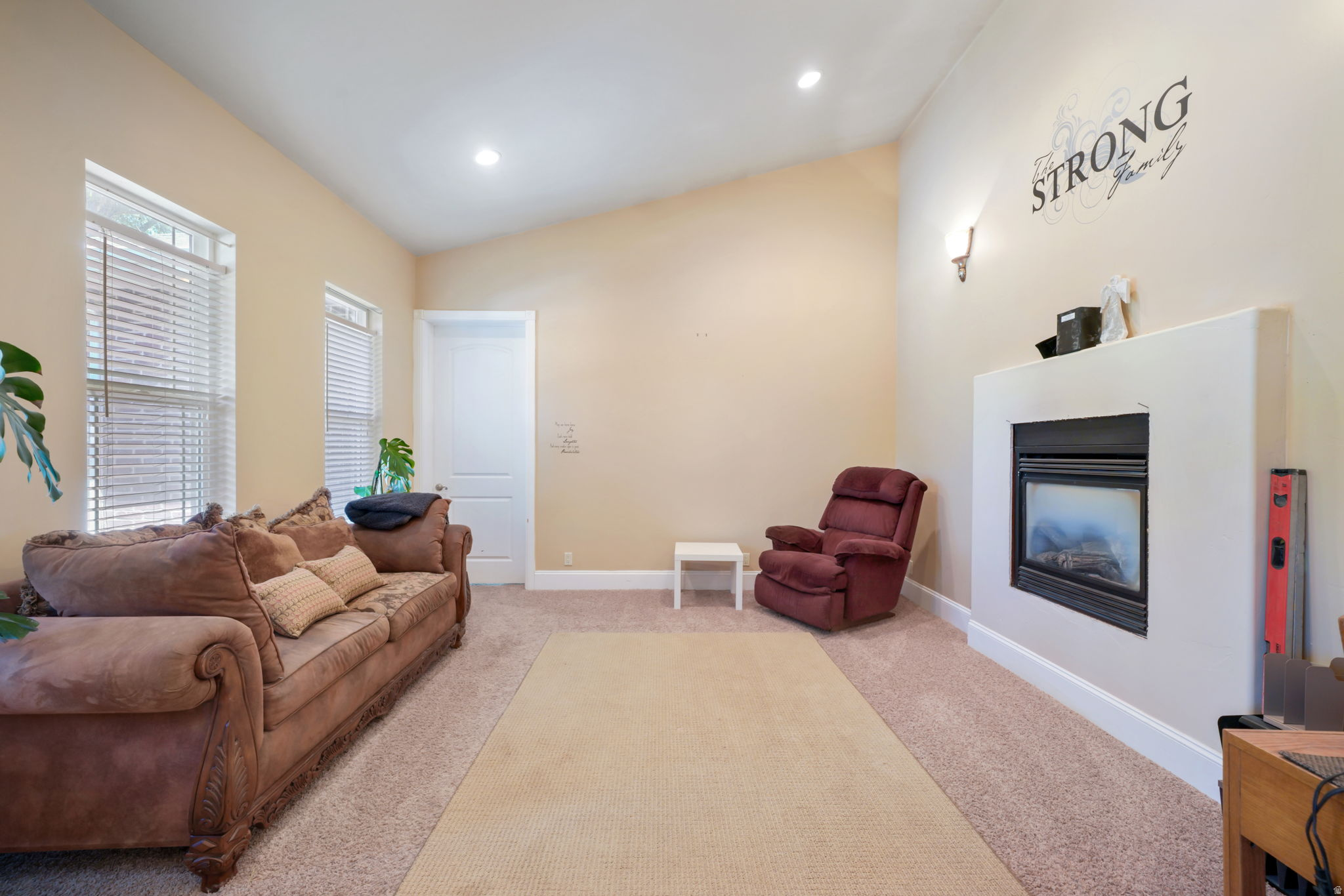 CARAS ACRES - Residential