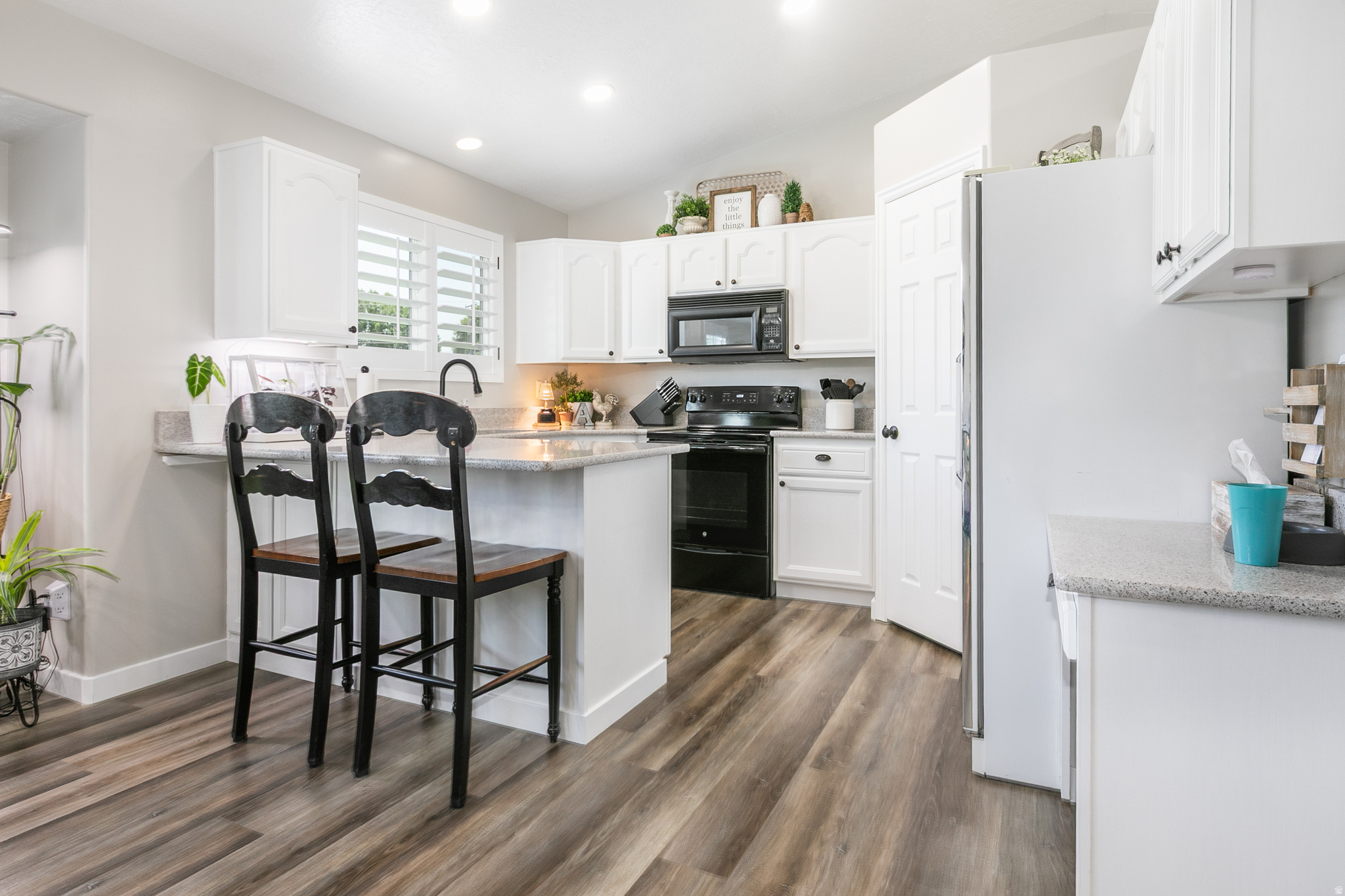 MIDLAND MEADOWS - Residential
