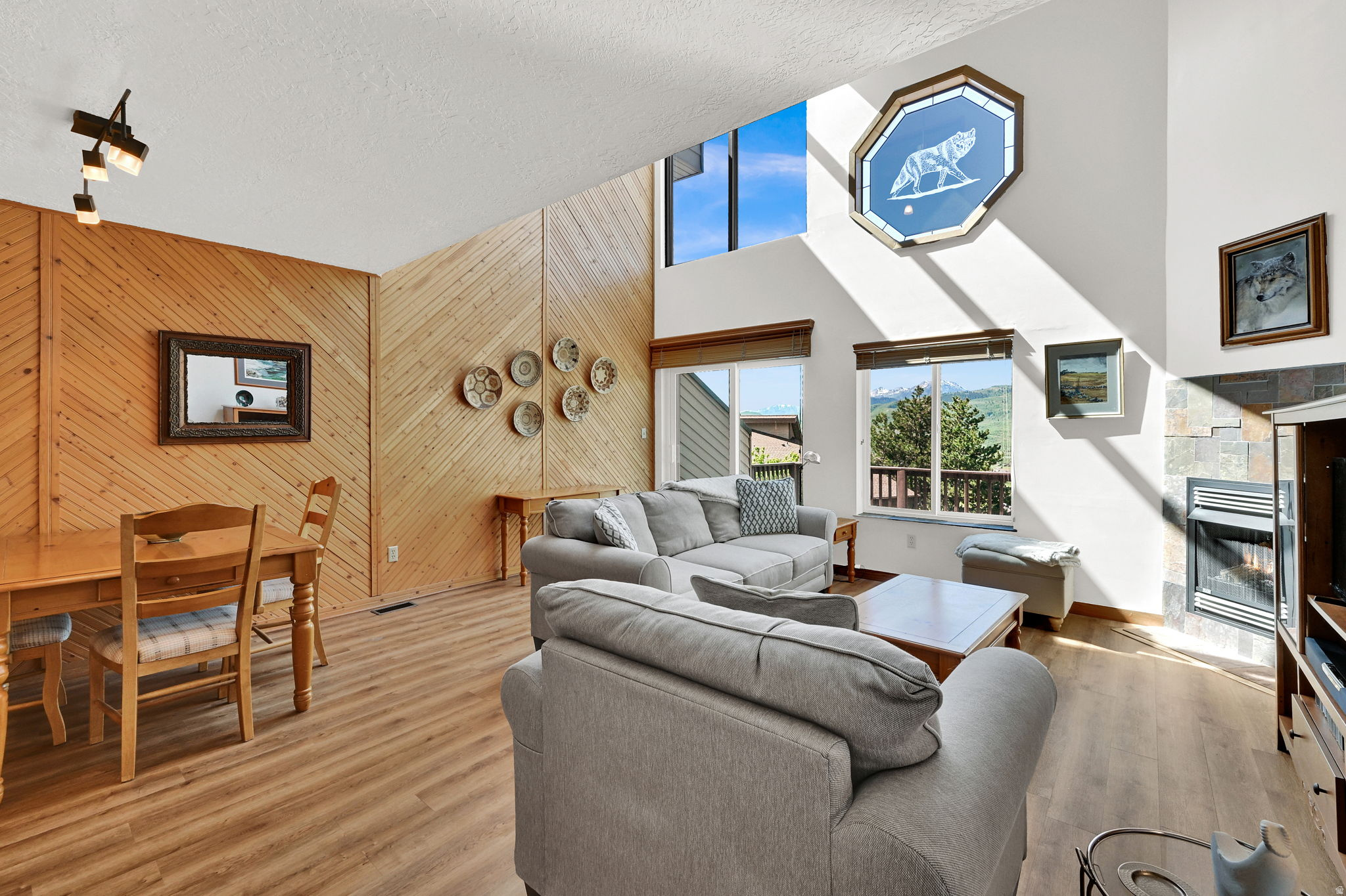 WOLF STAR - Residential