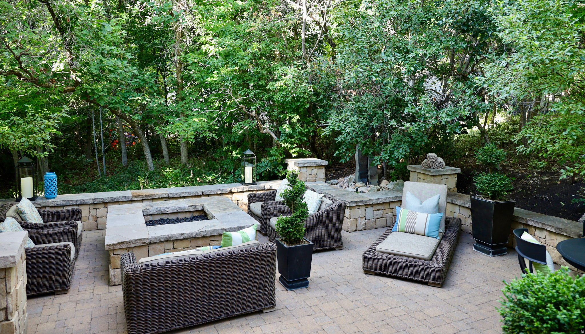 EAGLEWOOD COVE - Residential