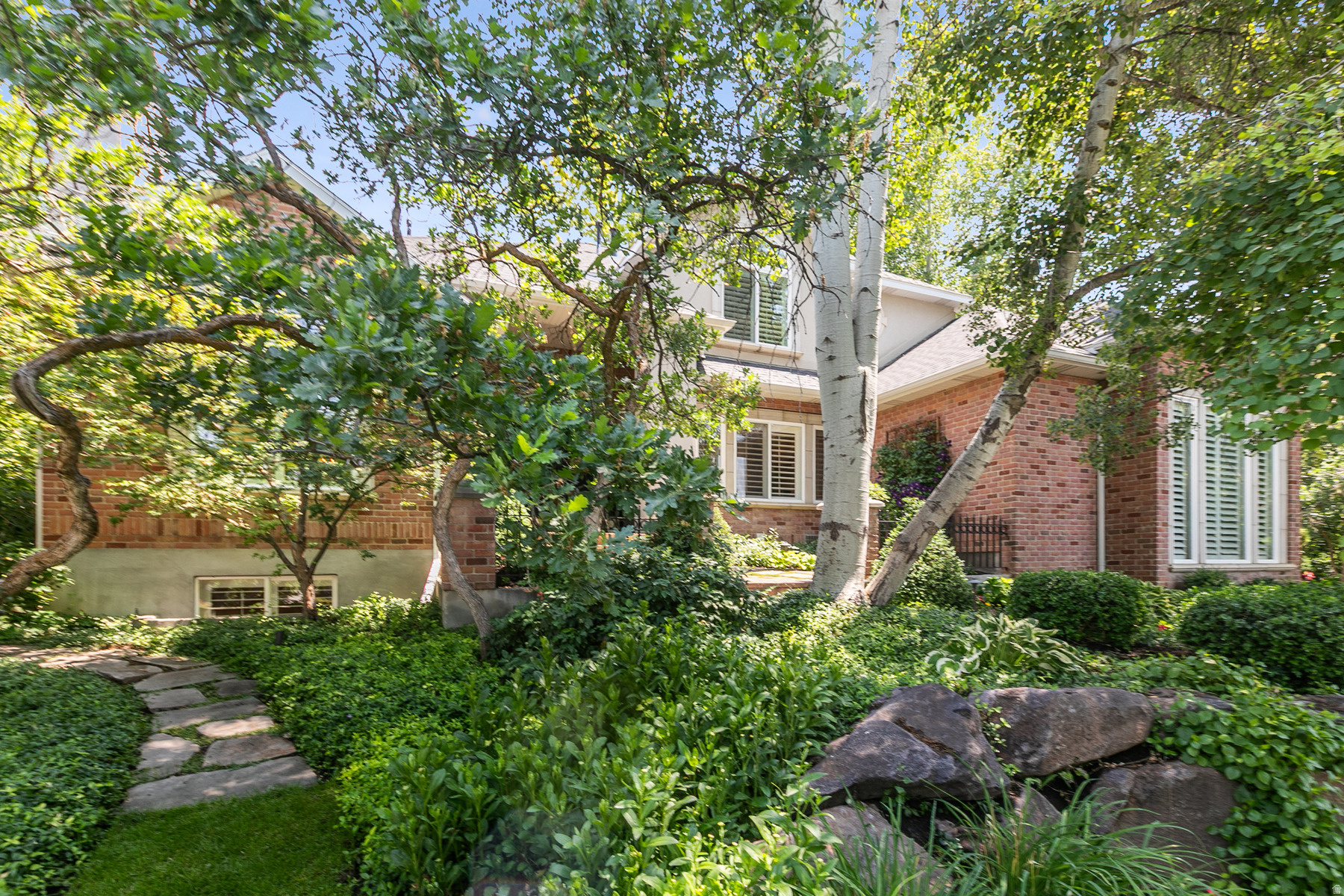 EAGLEWOOD COVE - Residential