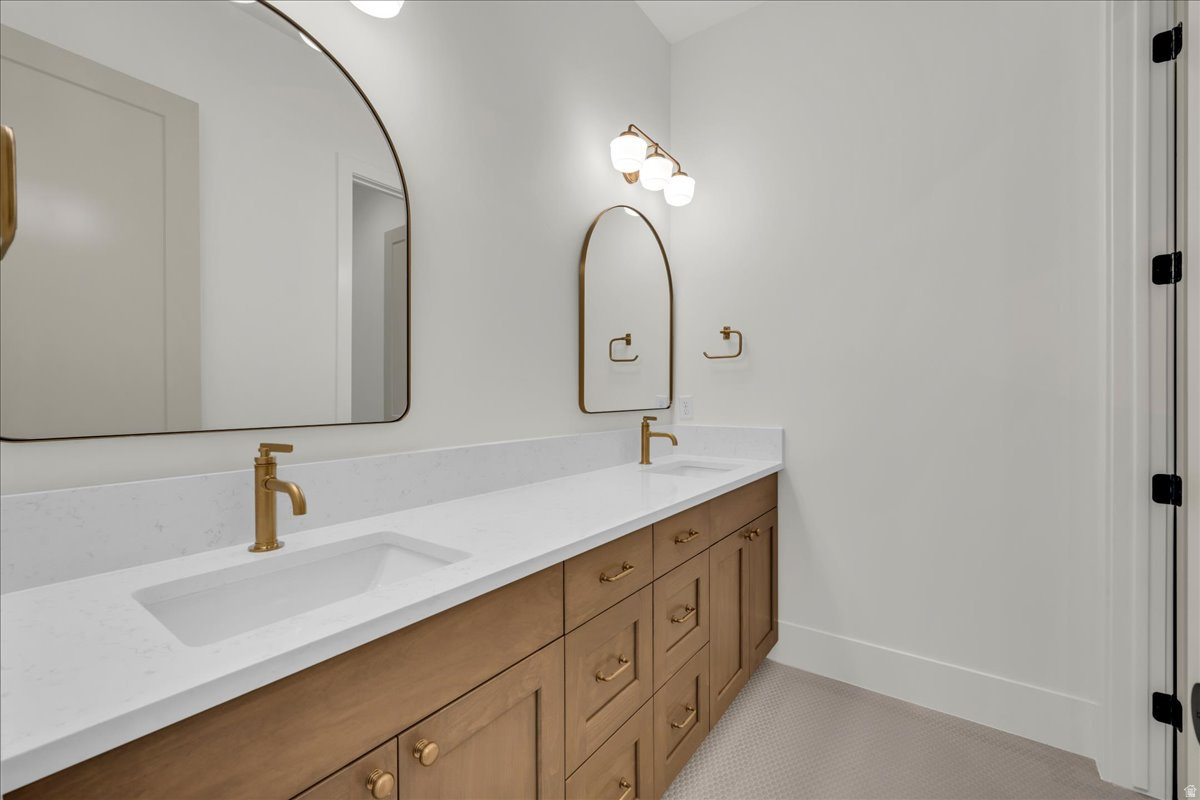 TONAQUINT COVE - Residential