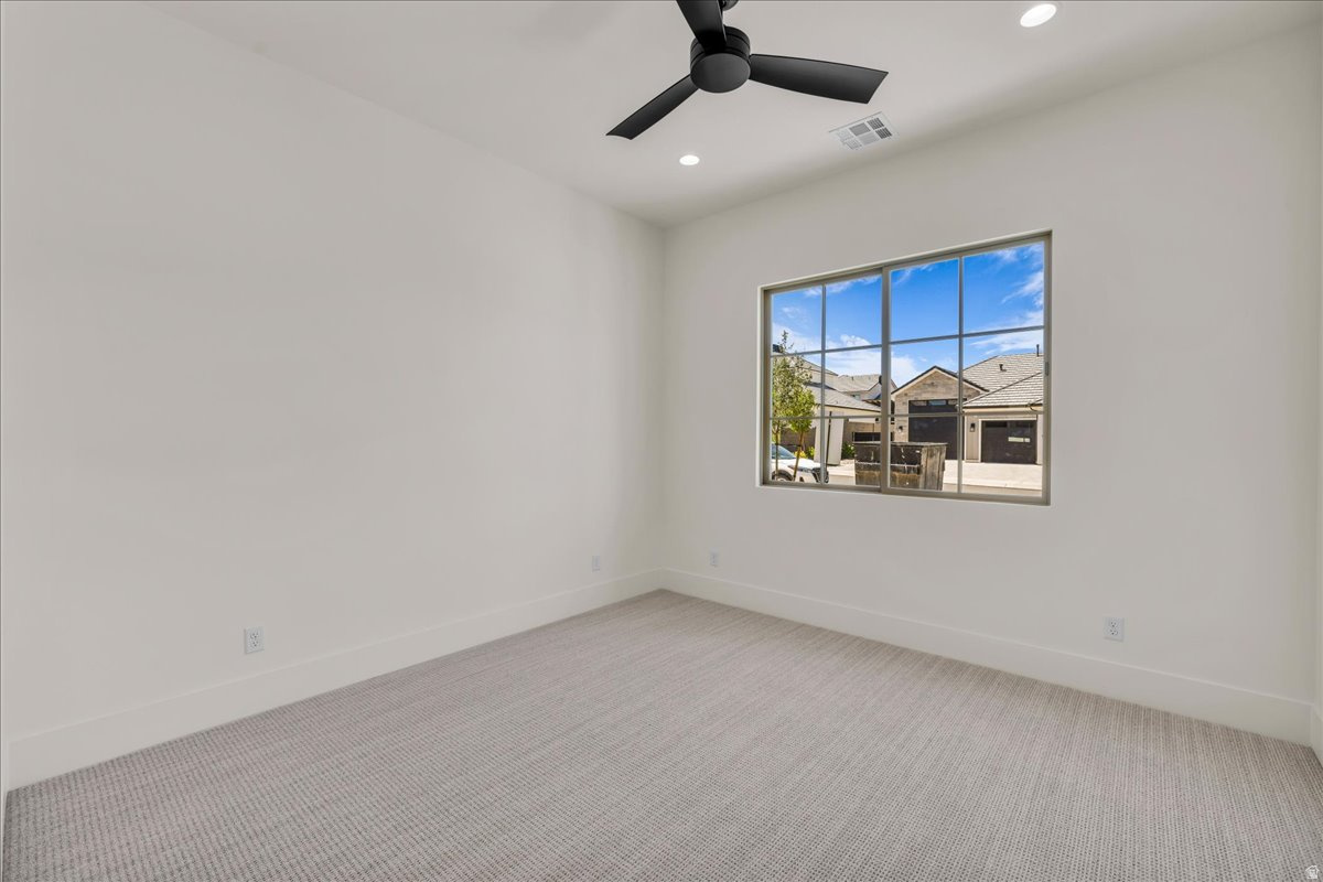 TONAQUINT COVE - Residential
