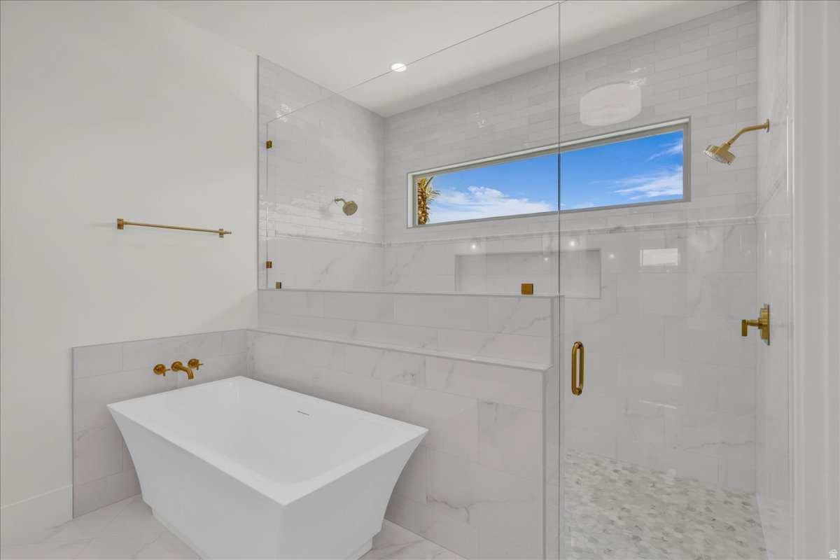 TONAQUINT COVE - Residential