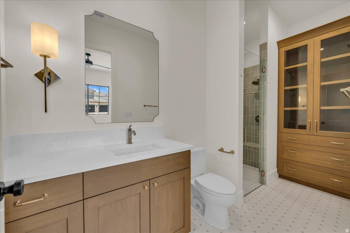 TONAQUINT COVE - Residential