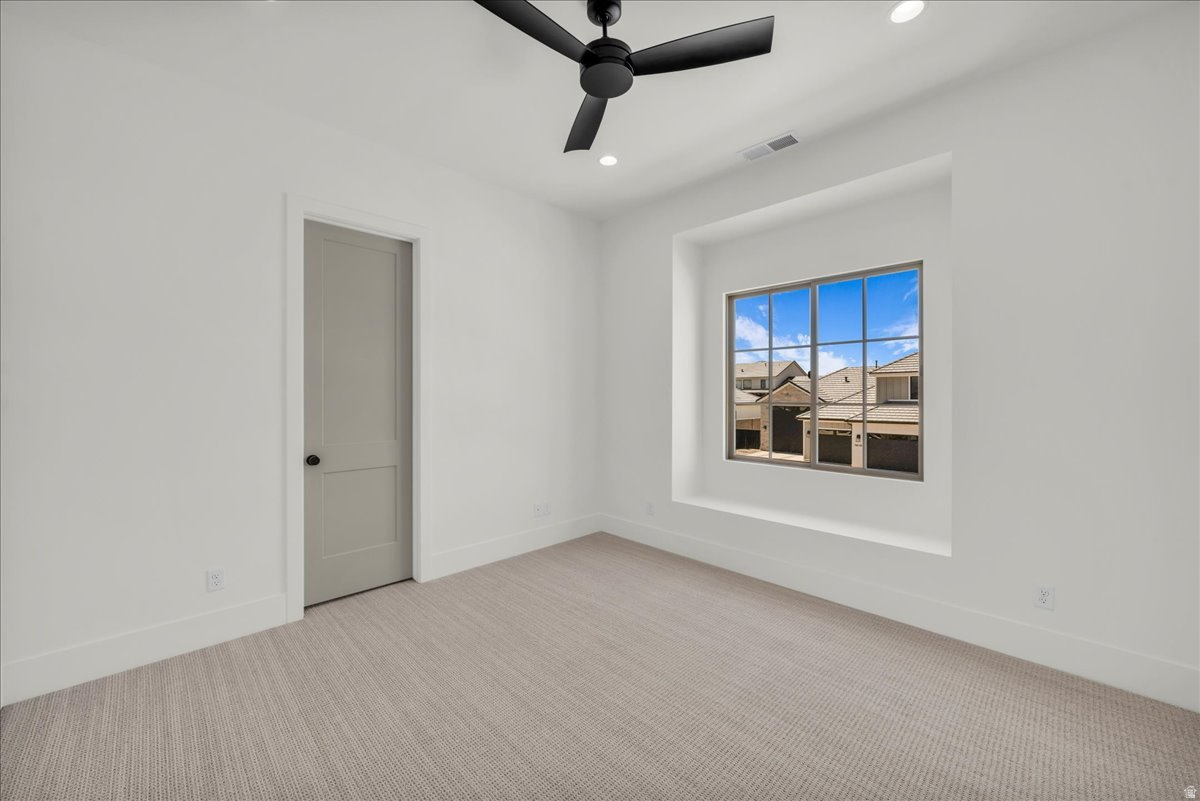 TONAQUINT COVE - Residential