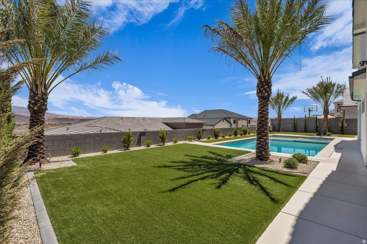 TONAQUINT COVE - Residential