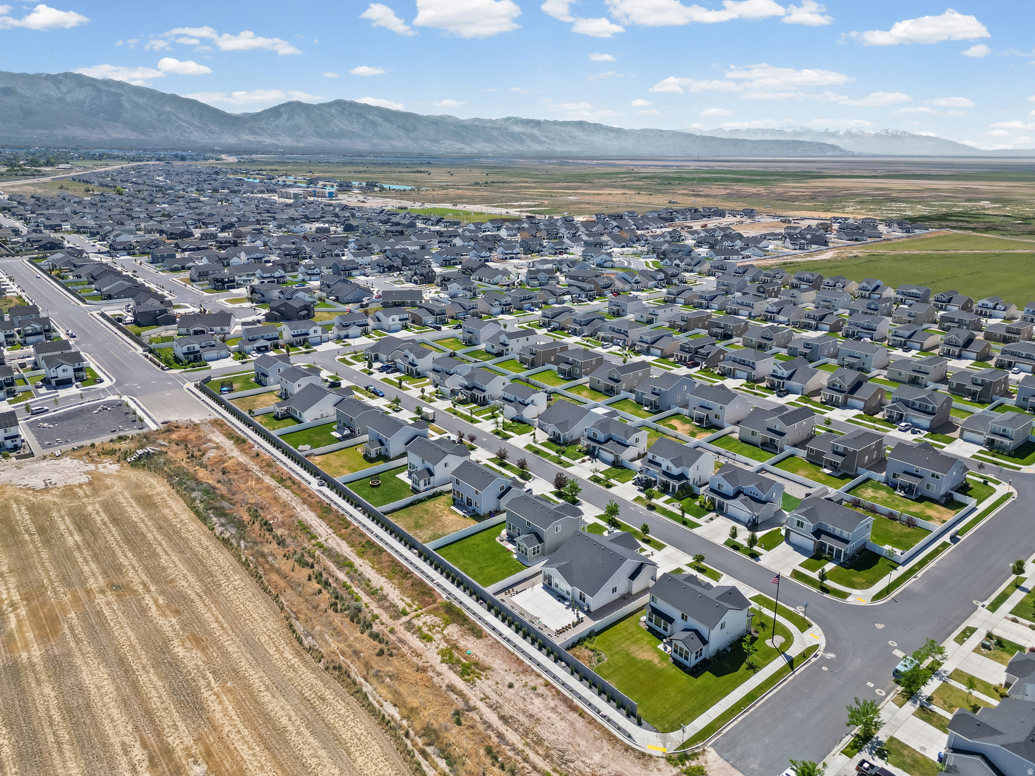 THE FIELDS - Residential
