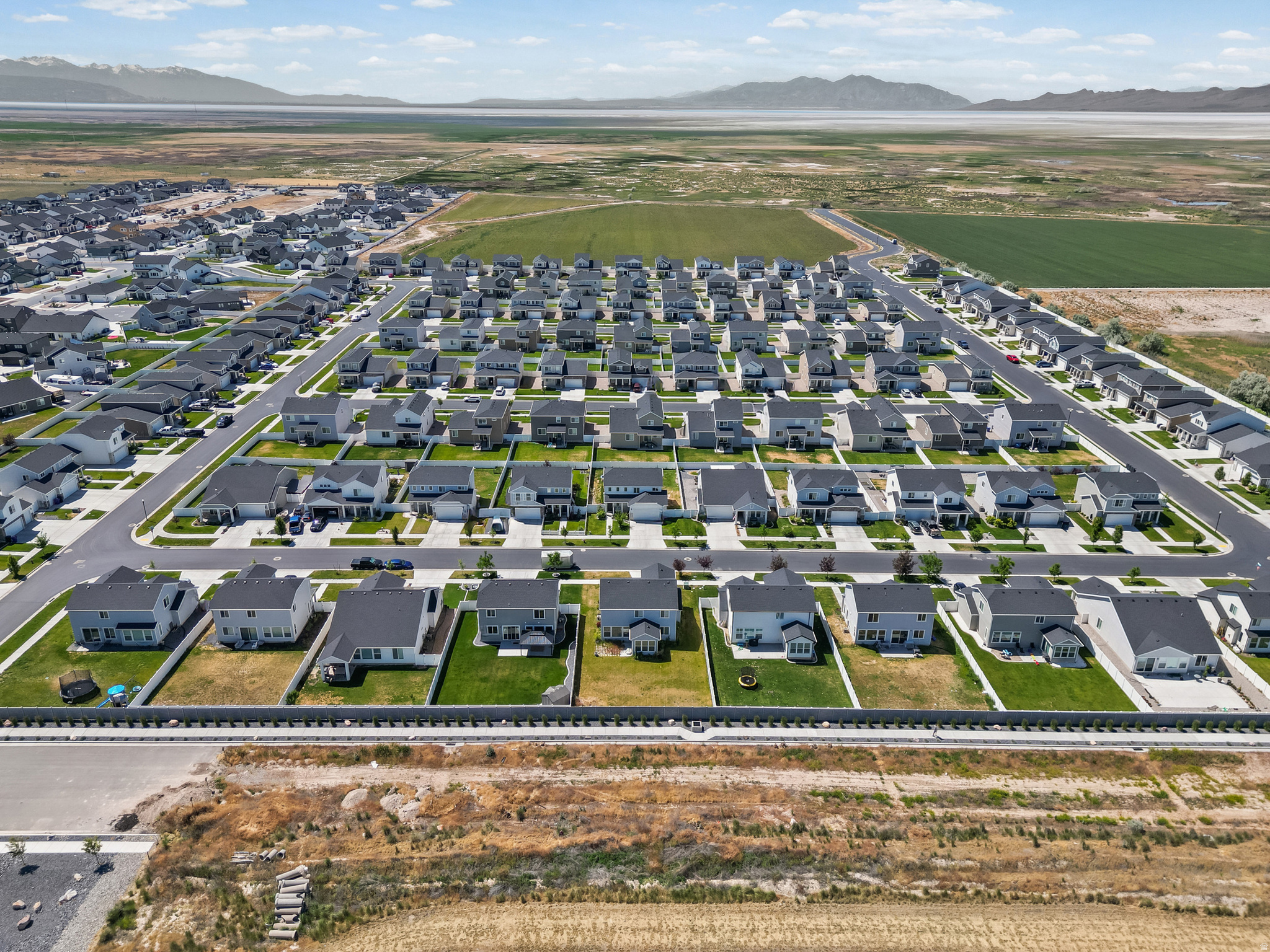 THE FIELDS - Residential