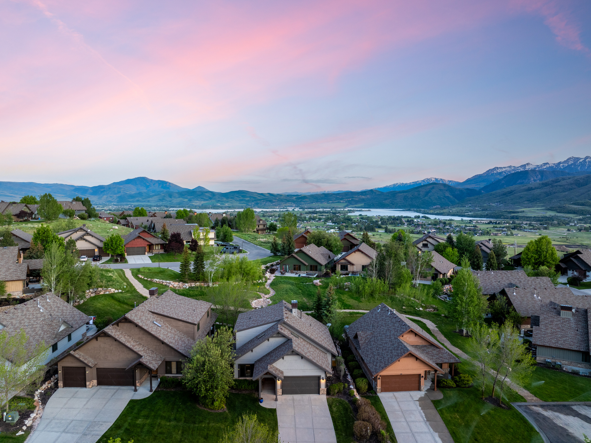 TRAPPERS RIDGE - Residential